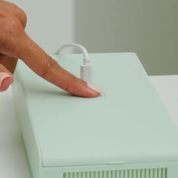 Tech Candy UV Sanitizing Bed - Picture 2 of 5